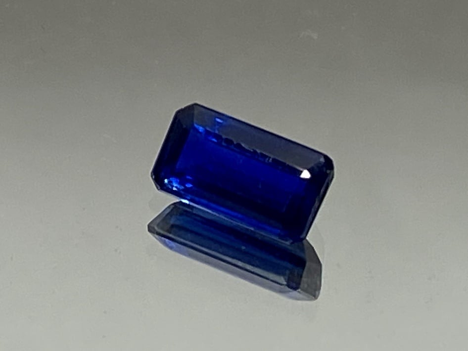 カイヤナイト　5.48ct　青色（鑑別書あり）　CA-023